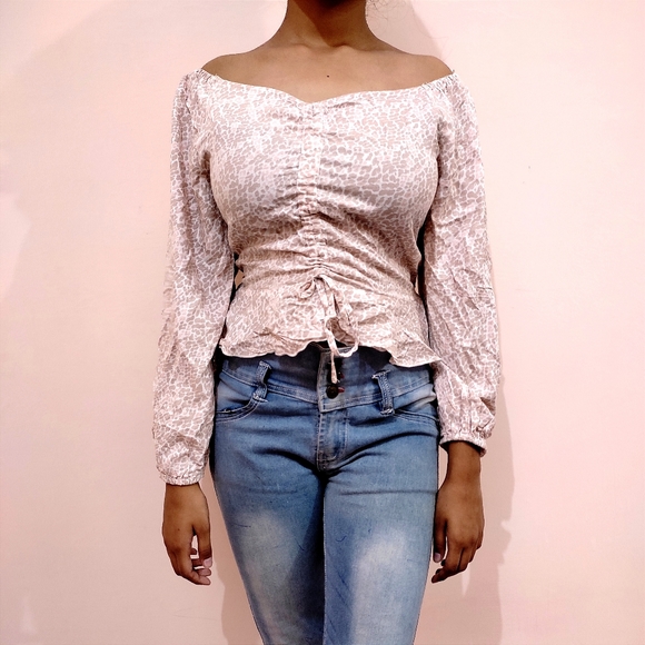 💜💜💜Korean Blouse top - Picture 2 of 3